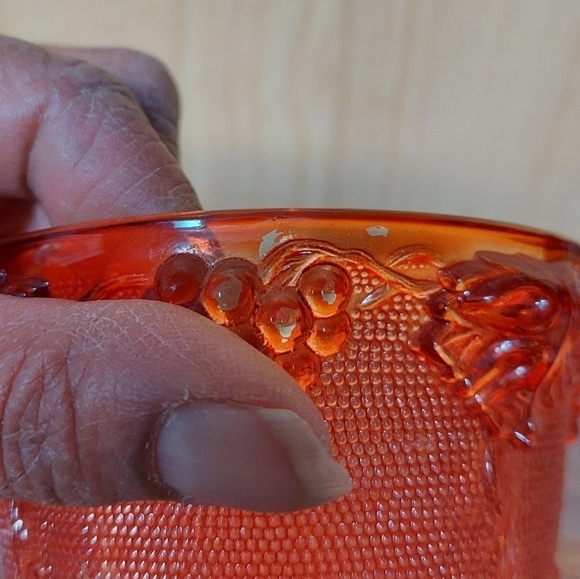 Vintage 70s Blood Orange Jeanette Pressed Glass Harvest Grapes Candy Dish - Picture 5 of 8
